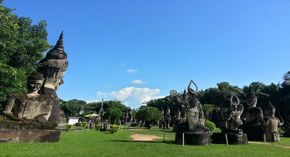 Vườn tượng Phật Buddha Park là nơi mang trong mình nhiều ý nghĩa tôn giáo